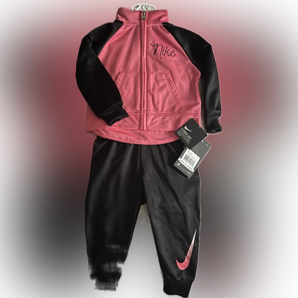 NWT. 12-18 months. 2 Piece Set. Pink and Black.